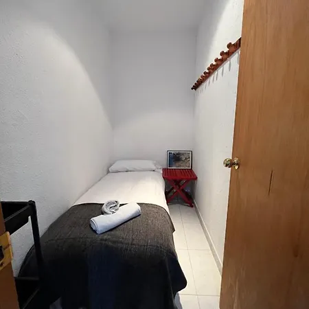 Bugo Luis Apartament Барселона